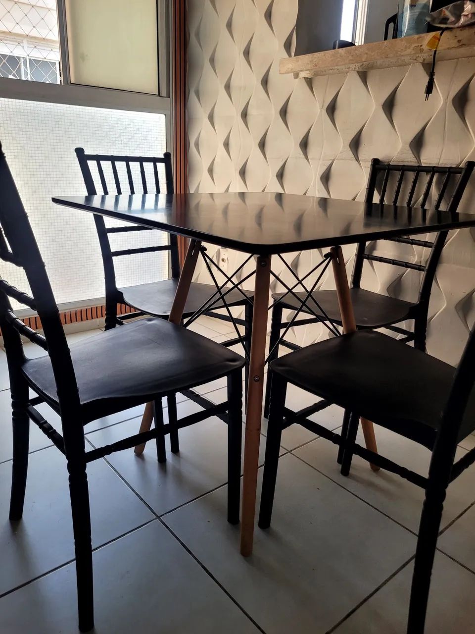 Mesa Eiffel com 4 cadeiras  - Foto 5