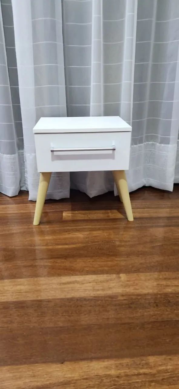 Mesinha lateral 