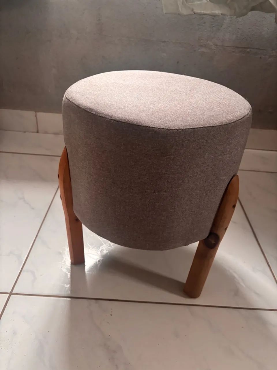 Puff simples cinza