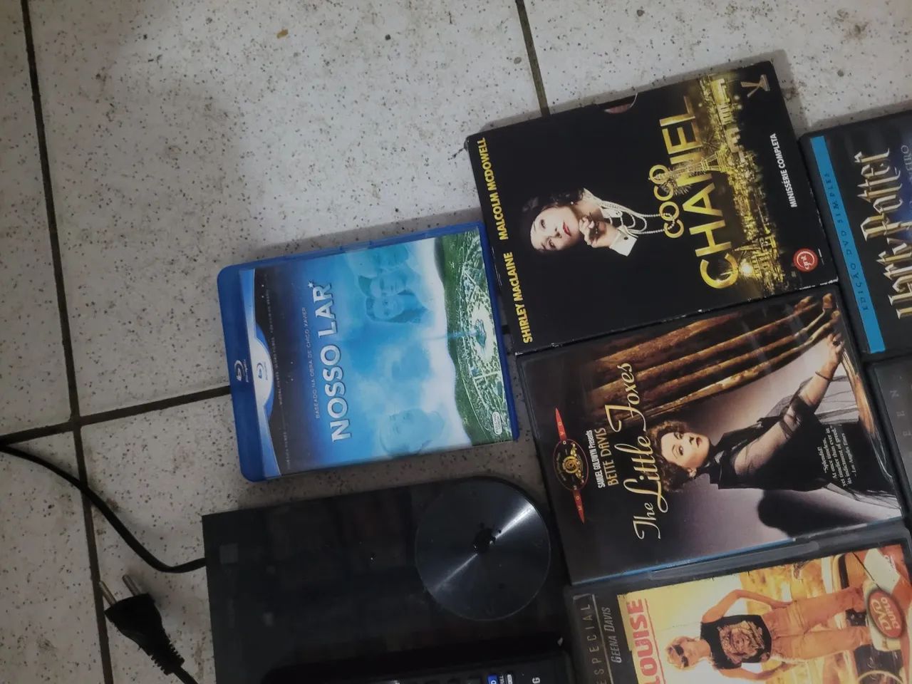 Blu-ray com defeito e dvds  - Foto 5