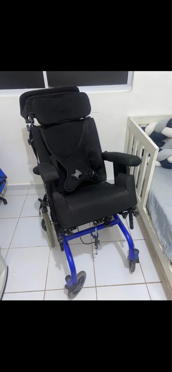 Cadeira de rodas e de banho 