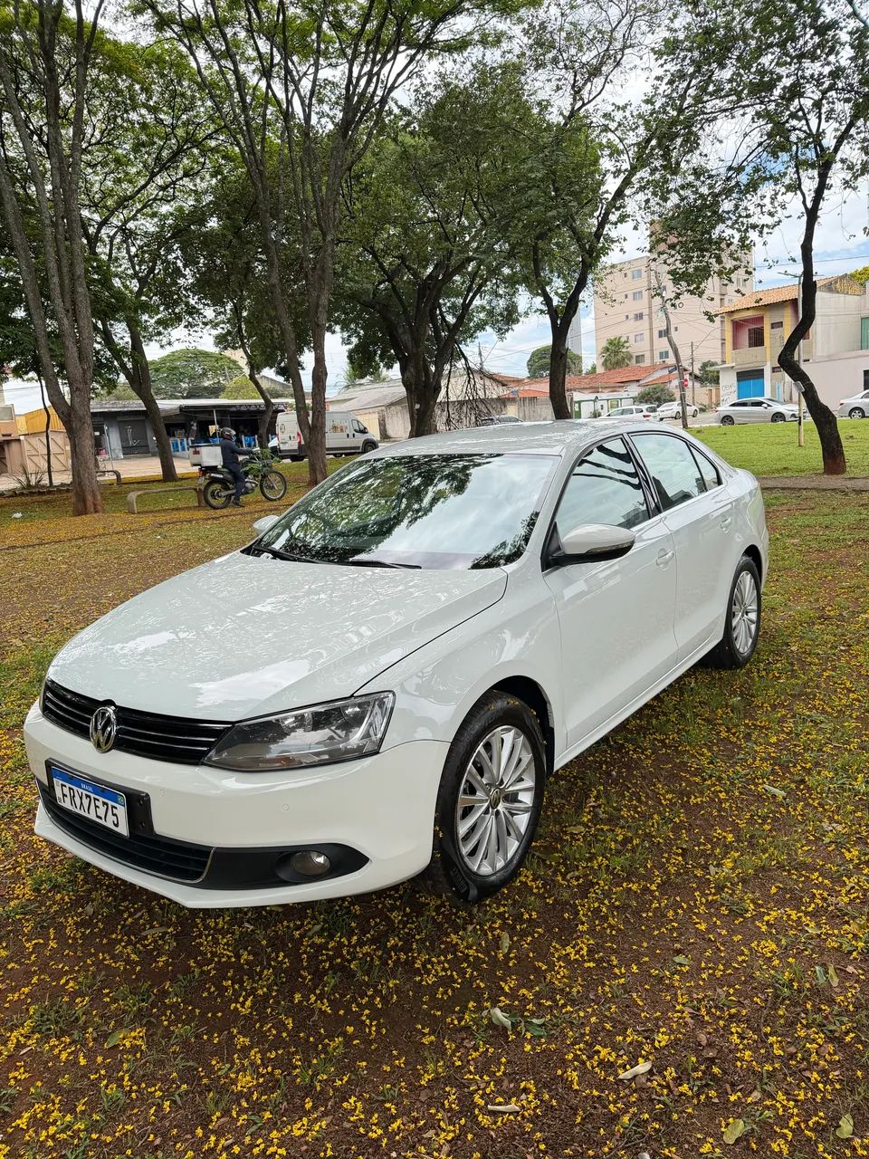 Volkswagen Jetta JETTA Highline 2.0 TSI 16V 4p Tiptronic 2014