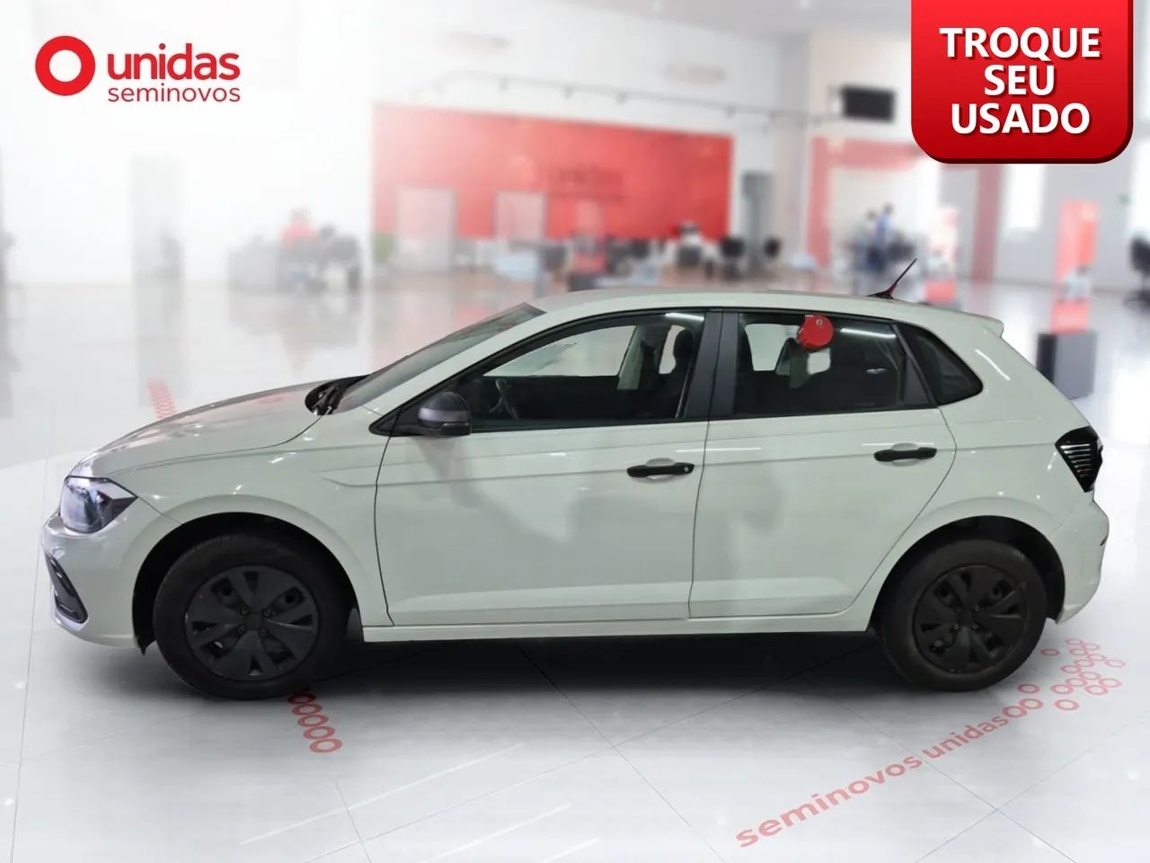 Volkswagen Polo Track 1.0 Flex 12V 5p, foto 2 de 11