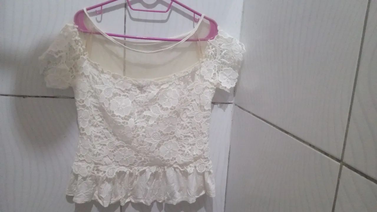 Blusa Renda/Tule Mangas Curtas Feminina M  - Foto 5