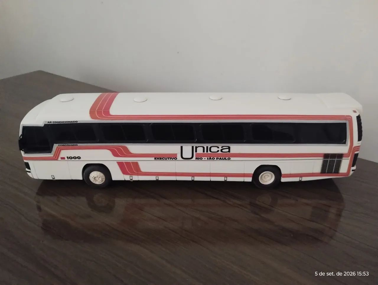 Miniatura de ônibus 1/32