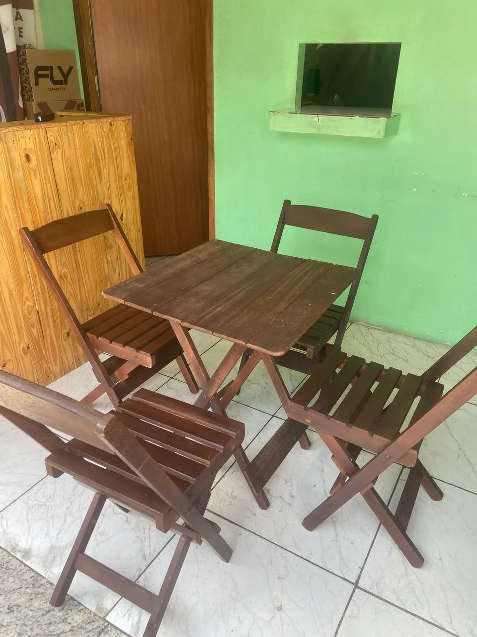Jogo de Mesa de Madeira com 4 Cadeiras - Excelente Estado $280 - Foto 4