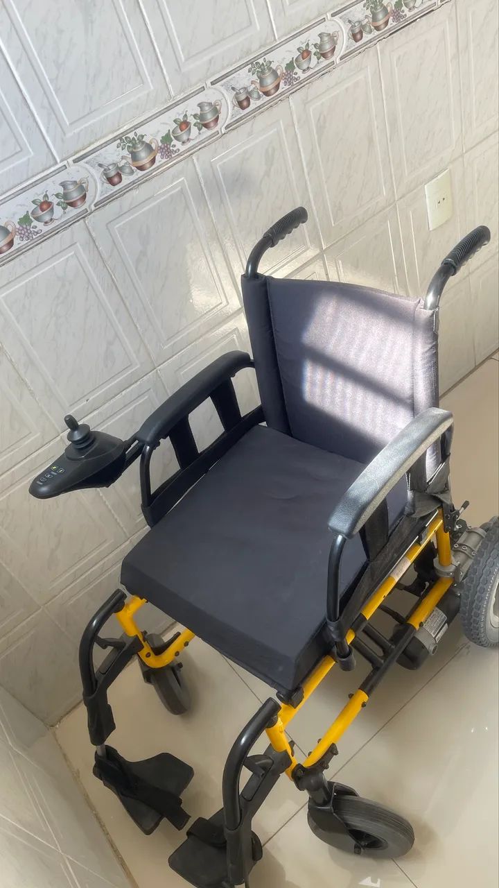 Cadeira de rodas motorizada  - Foto 2
