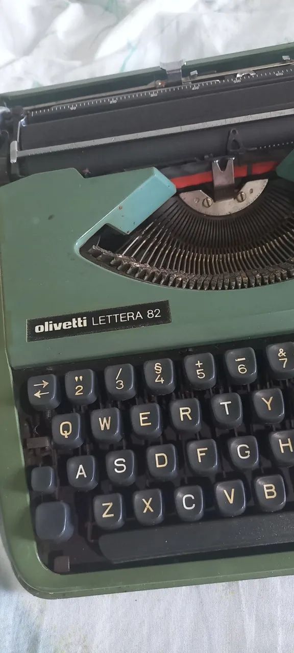 Maquina De Escrever Olivetti Lettera 82 - Foto 2