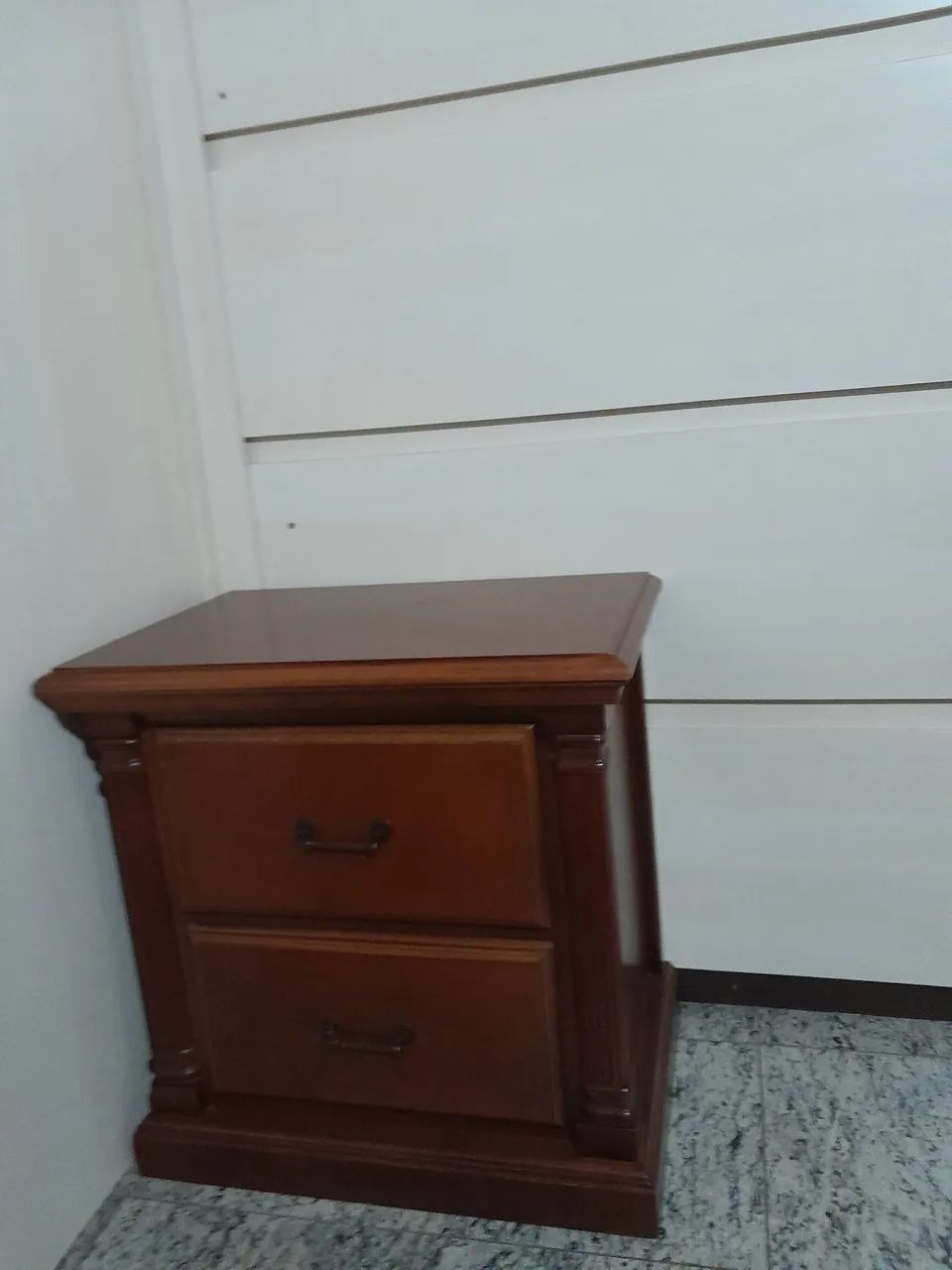 Mesa de cabeceira vintage 