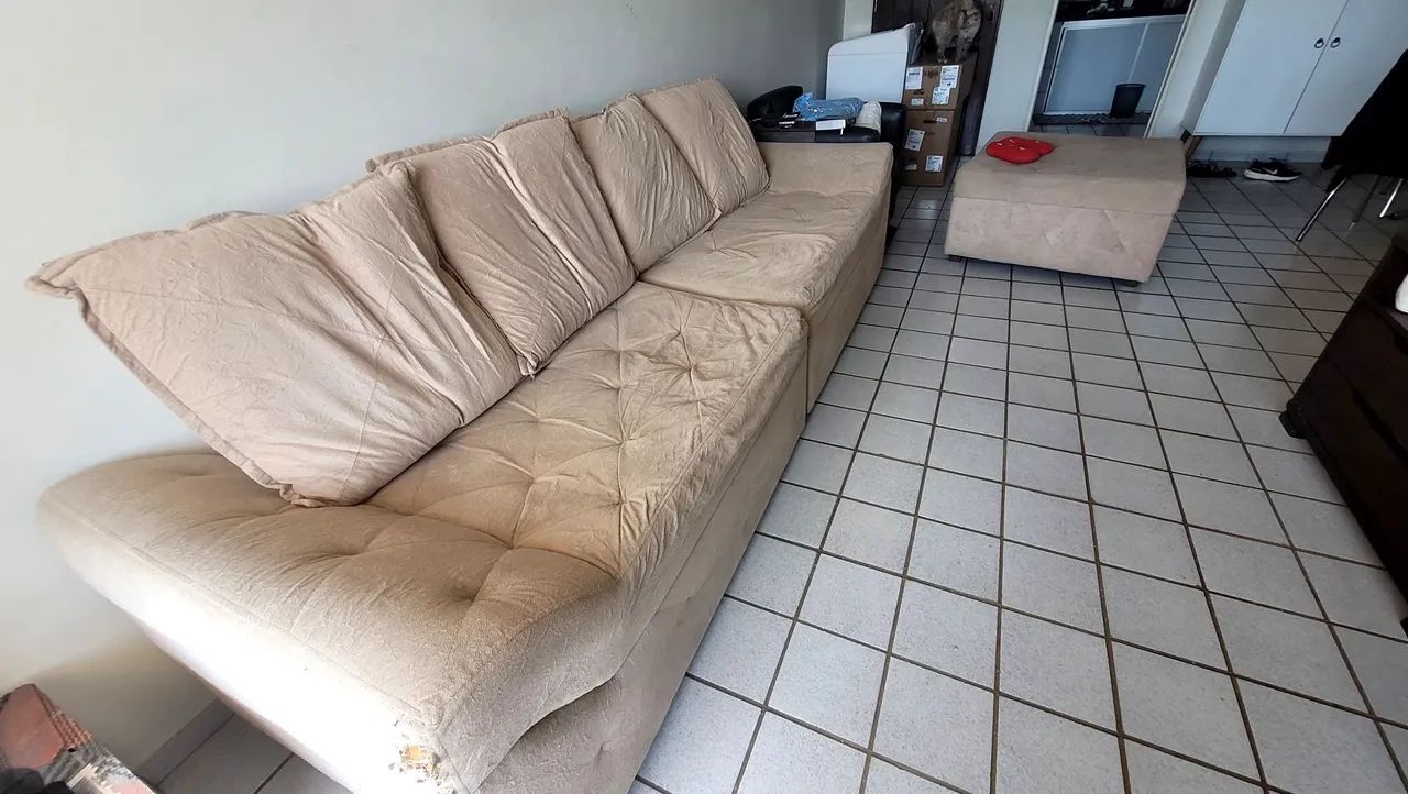 Sofá 4 lugares + puff - Foto 3