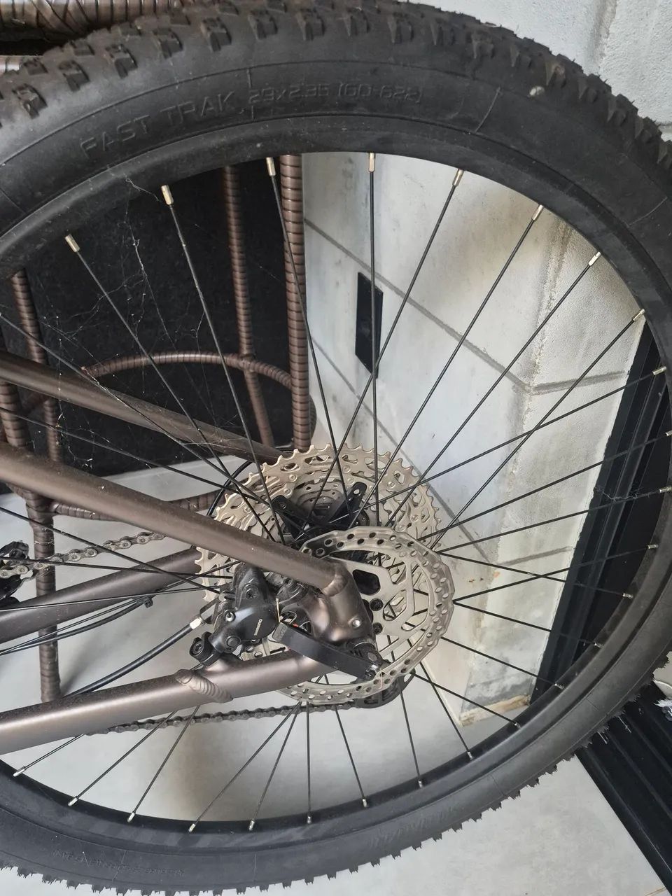 VENDO BICICLETA SPECIALIZED ROCKHOPPER  - Foto 2