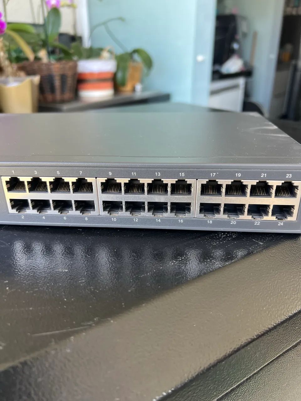 VENDO SWITCH TP-LINK 24 PORTAS - Foto 2