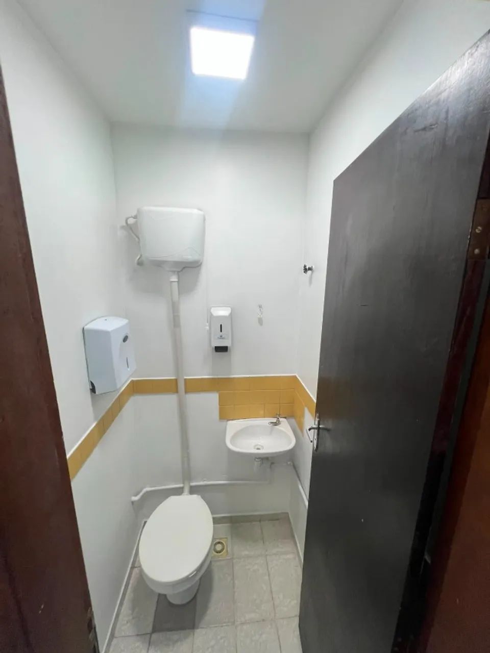 ALUGA-SE SALA COMERCIAL NO CENTRO DE BARRA MANSA  - Foto 4