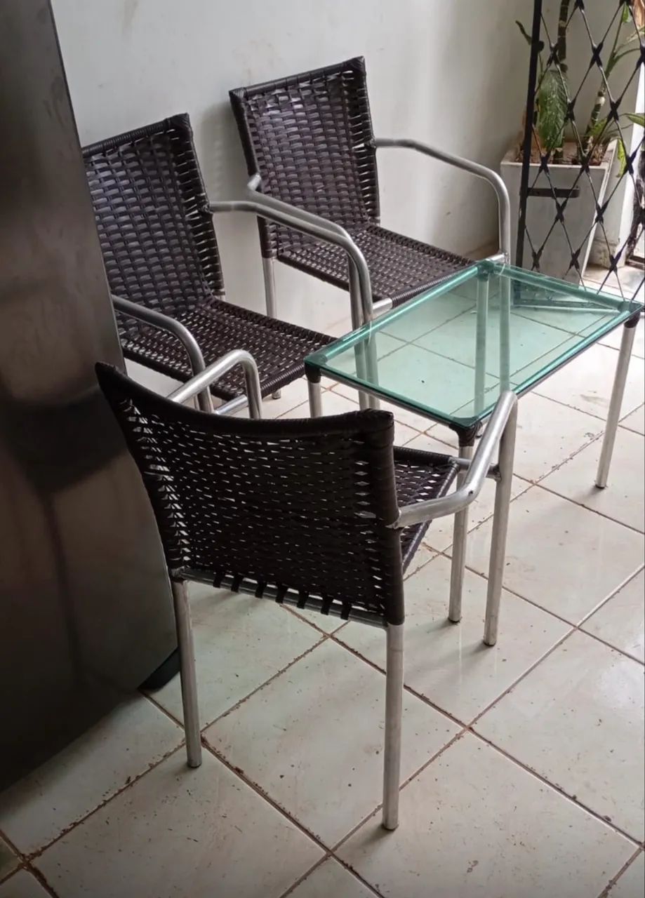 Conjunto de cadeira com centro em inox 