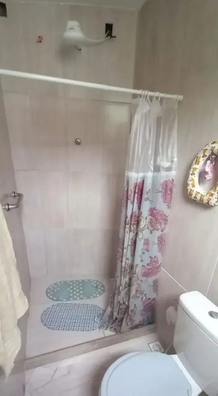 CASA COM 2 QUARTOS EM RICARDO DE ALBUQUERQUE - ACEITO ENTRADA - Foto 2