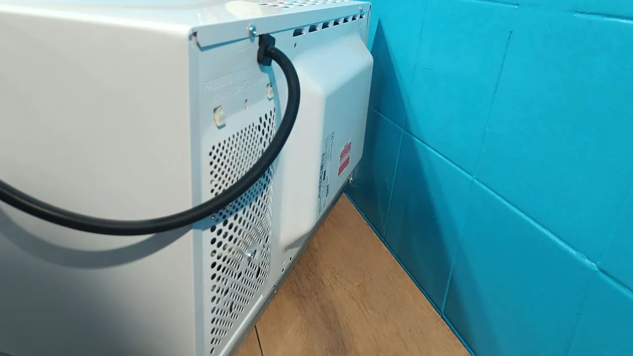 Microondas Eletrolux ME23 branco - Foto 4