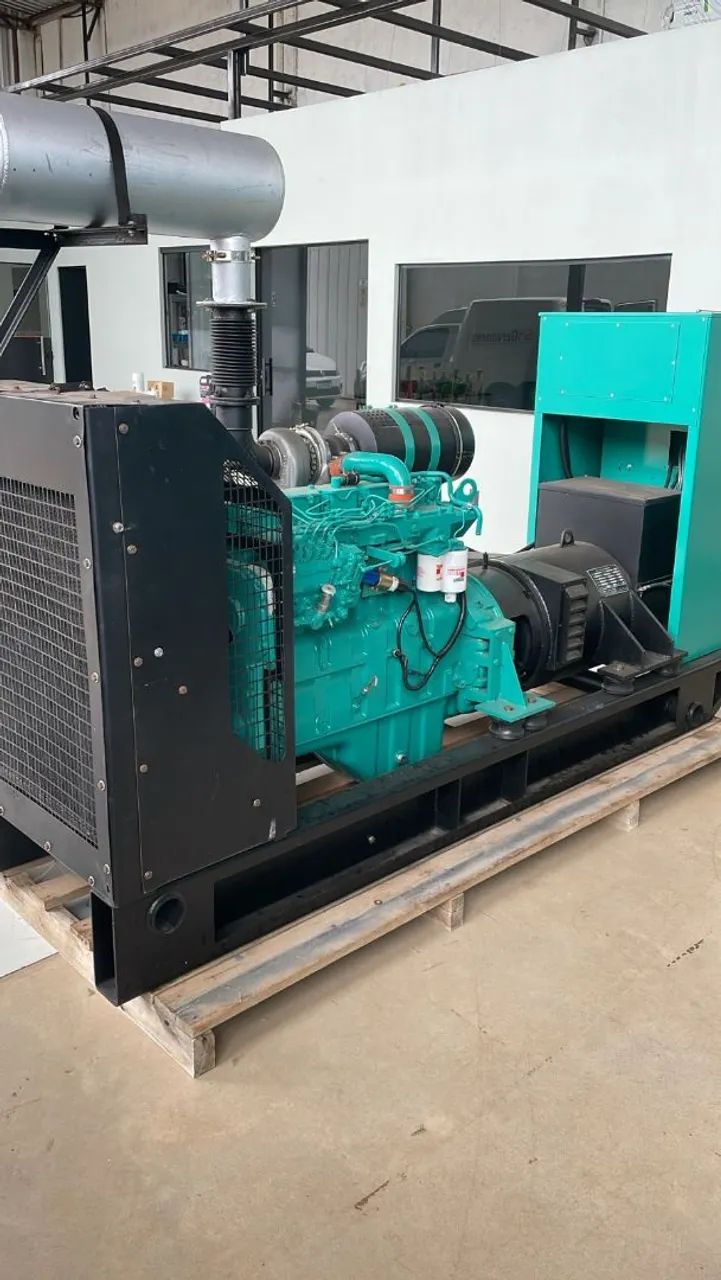 GERADOR DE ENERGIA ABERTO 150 KVA 1800 HRS DE USO 