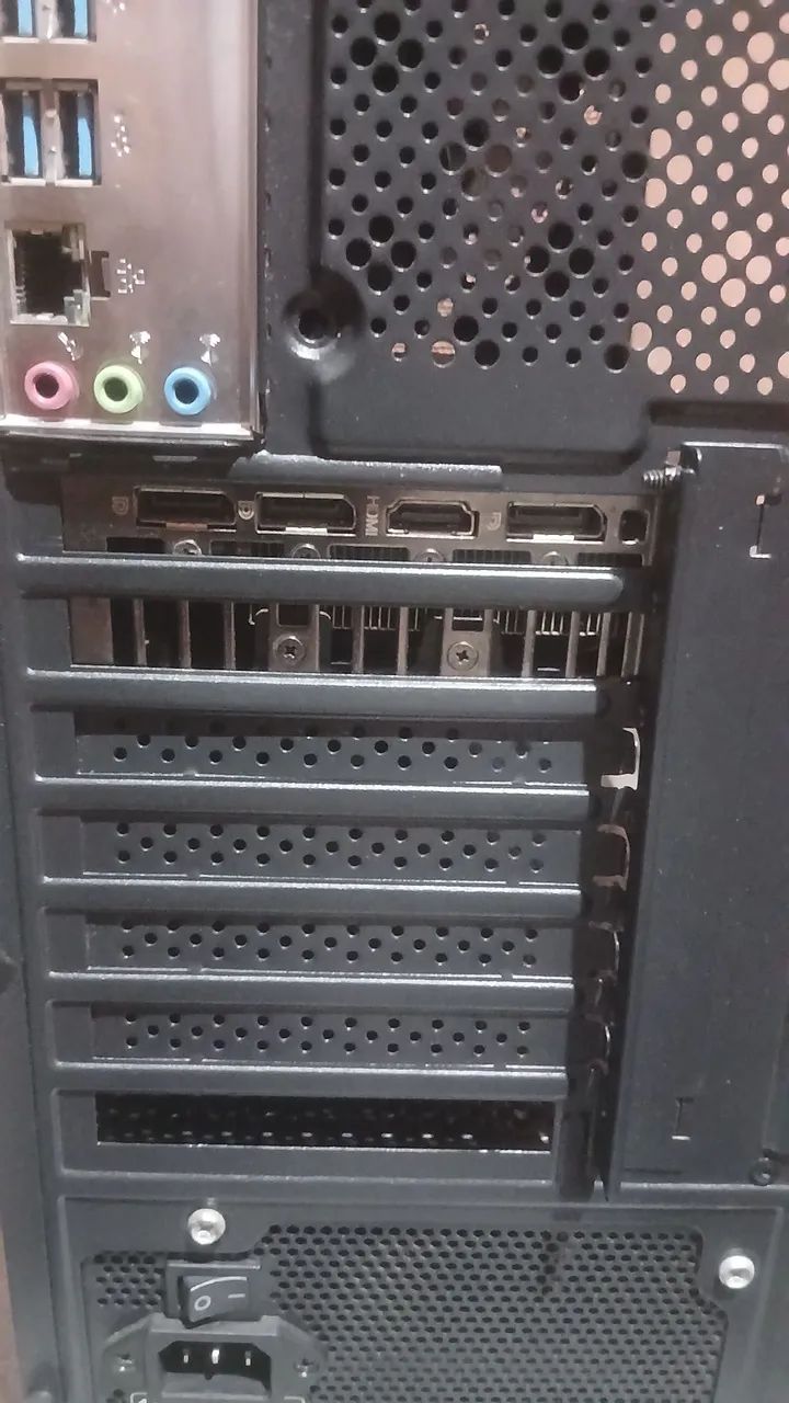 PLACA DE VIDEO AMD REDEON RX7600 8GB - Foto 4