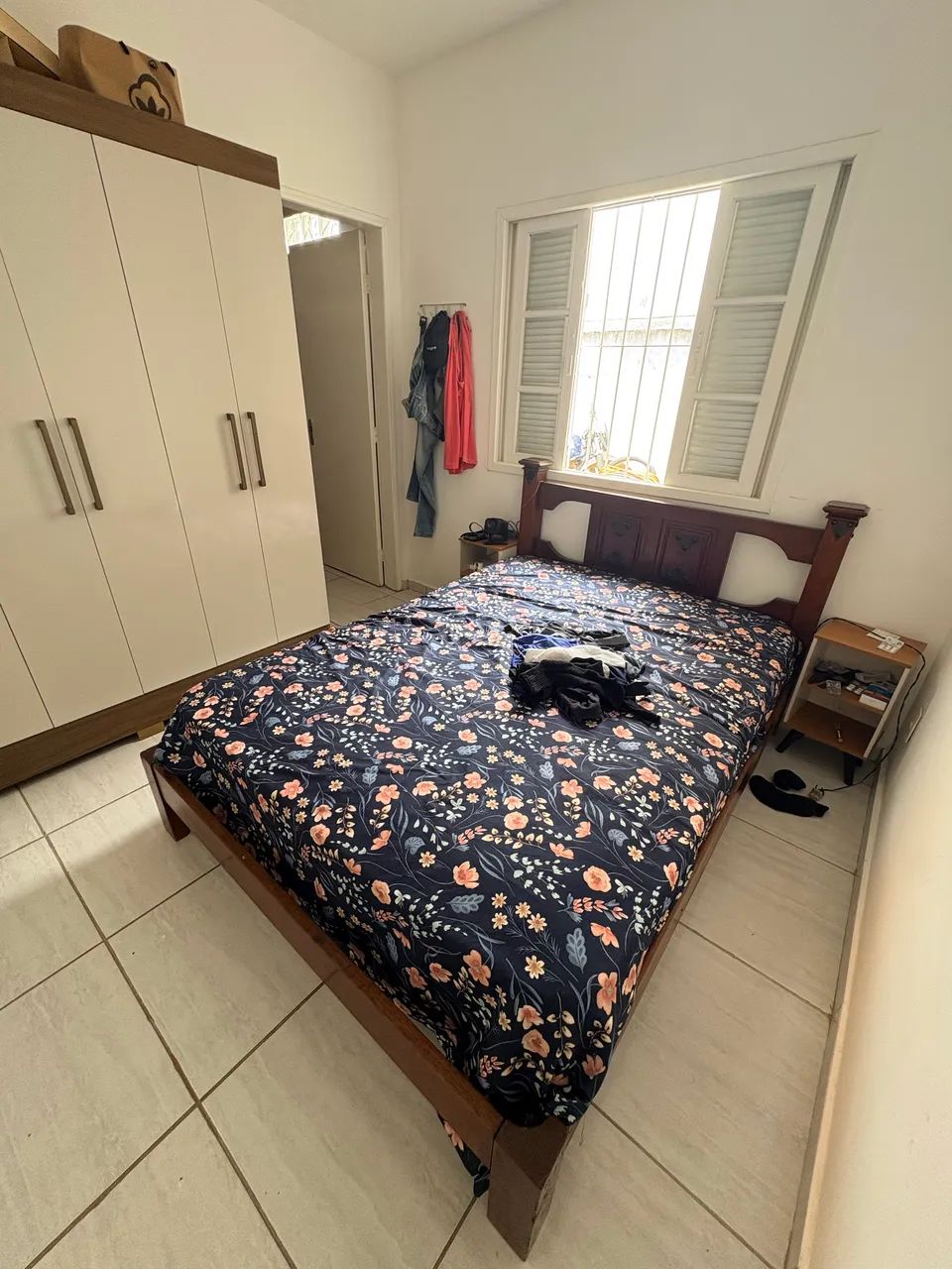 Cama casal com colchão 