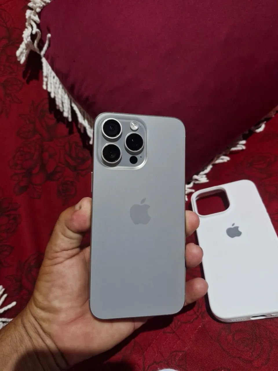 iPhone 15 Pro Max - Foto 2