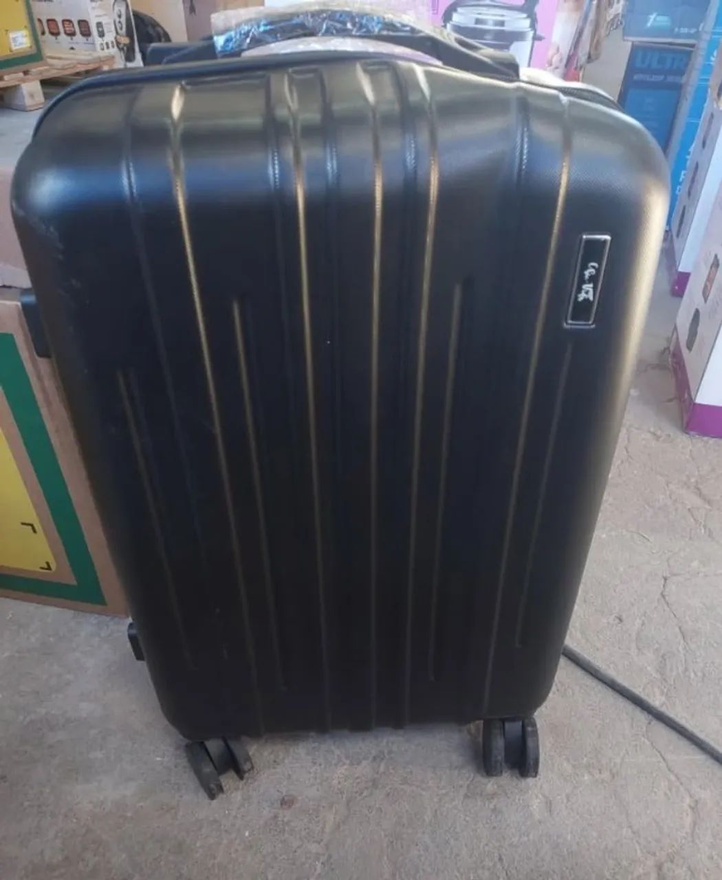 Mala Chic Vida 49cmx 34cm Preta com cadeado na combinação padrão - Foto 4