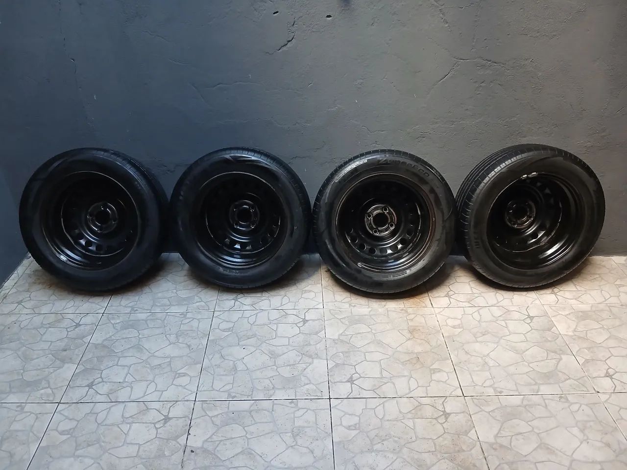 Pneus e rodas