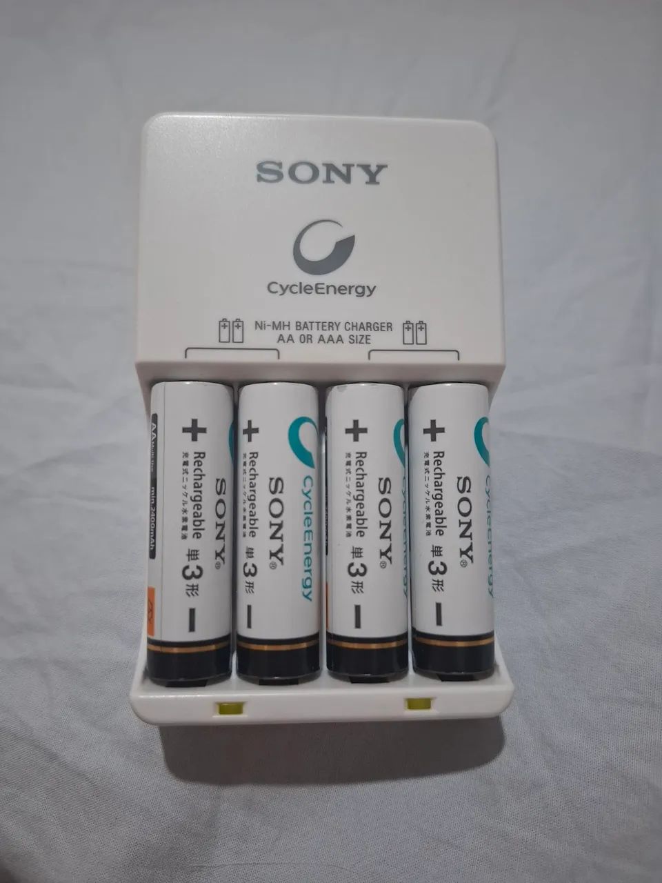 Carregador sony c/pilhas recarregáveis 