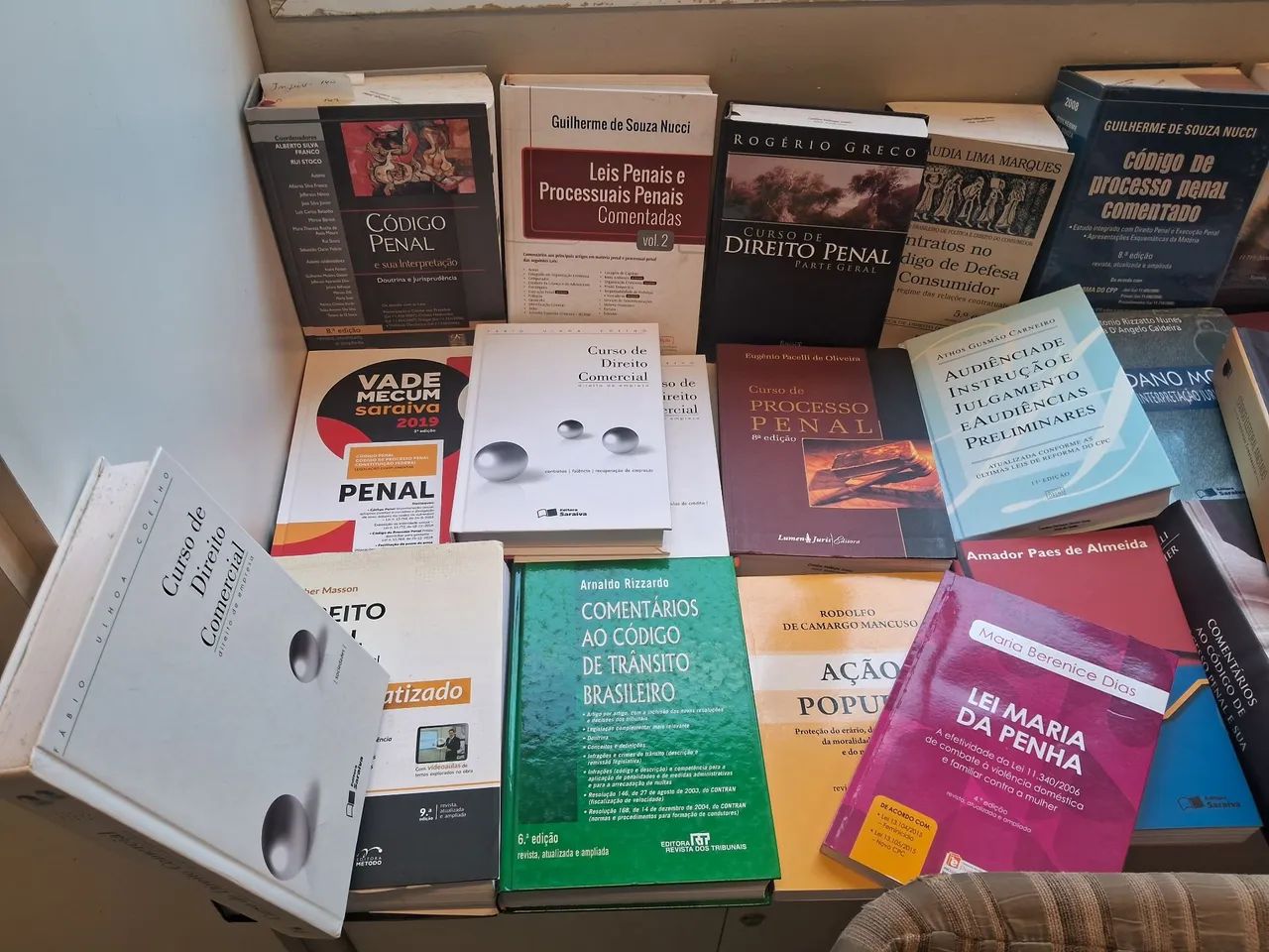 Livros do curso de direito várias áreas  - Foto 2