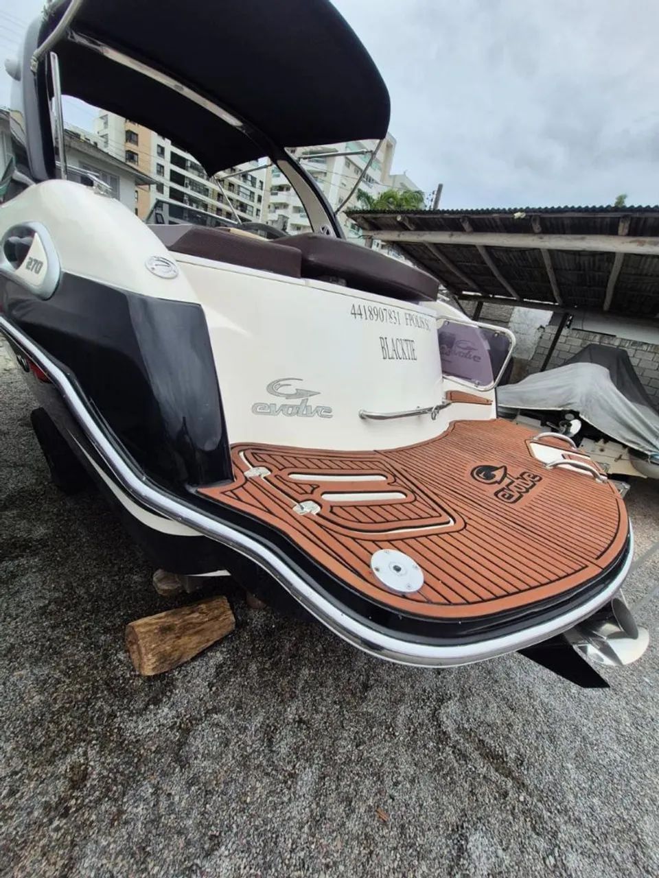 Lancha Evolve 270 ano 2013 com motor Mercruiser 4.5 ano 2025 - Foto 3