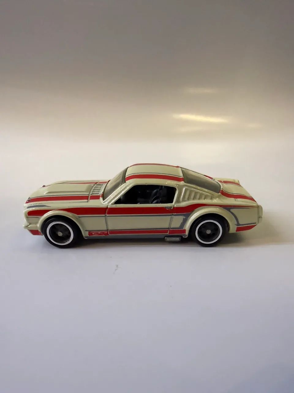 Hot Wheels ?65 Ford Mustang Fastback - Hot Wheels Garage 2011 - Foto 3
