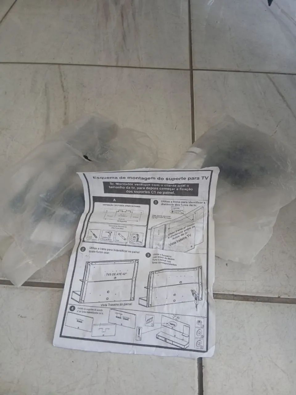 Suporte para TV de até 50 polegadas 2 unidades  RS 20,00 cada