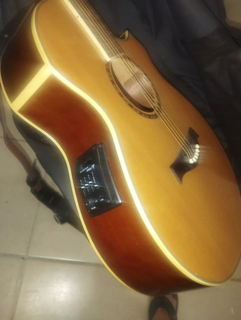 Violão Waldman bem conservado sem marca de uso  - Foto 2