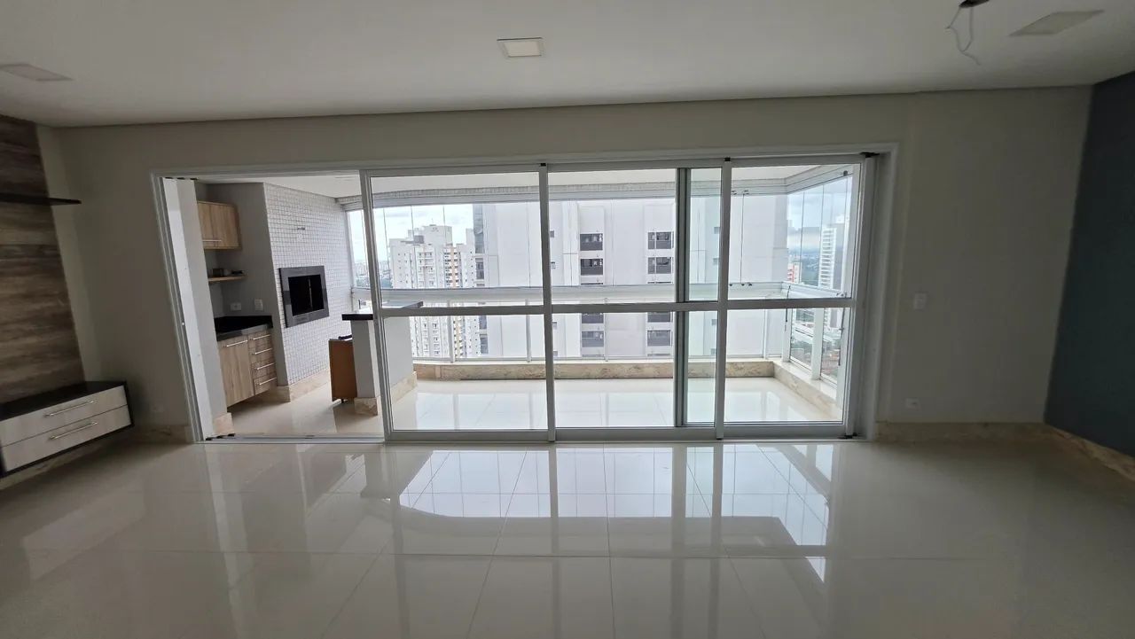 Porta de Correr em Alumínio Branco e Vidro - 4 Folhas (5,60m x 2,25m)