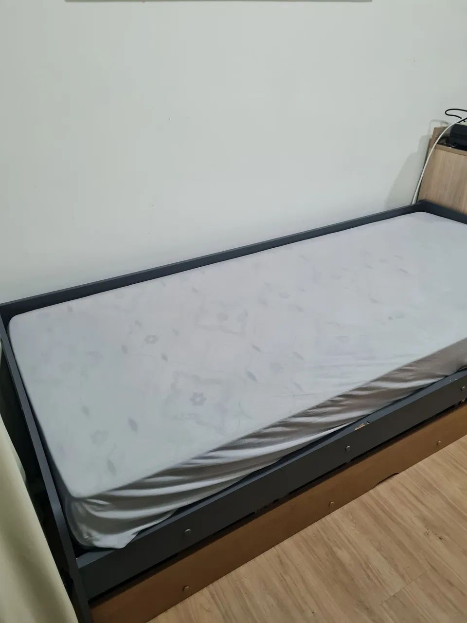 Sofá cama com colchão - Foto 4