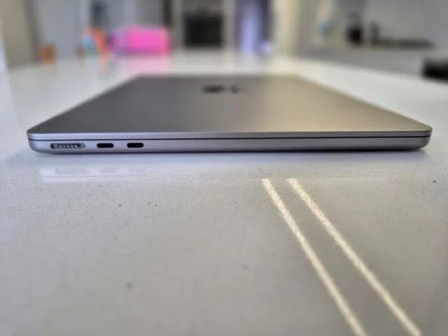 MacBook Air M2 13,6 - 16 GB RAM / 256 GB SSD - Caixa original