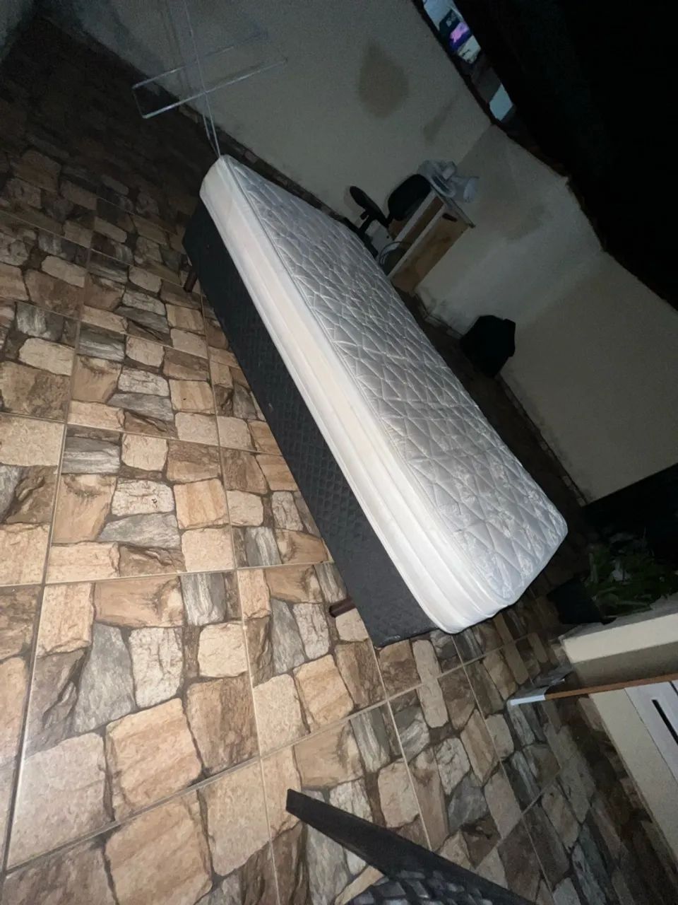 Cama de solteiro box + colchão  - Foto 3