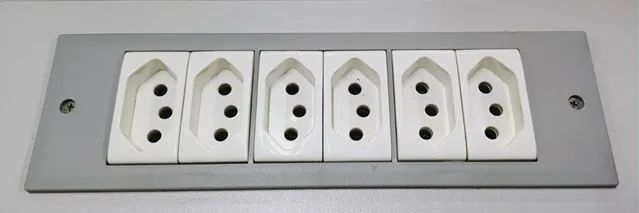 Mesa de escritório com 8 estações de trabalho - Foto 3