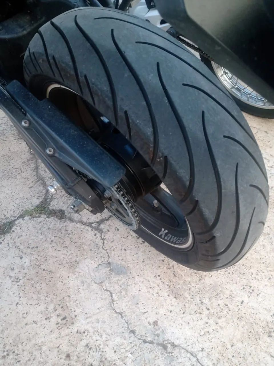 Kawasaki 650, Branca  - Foto 4