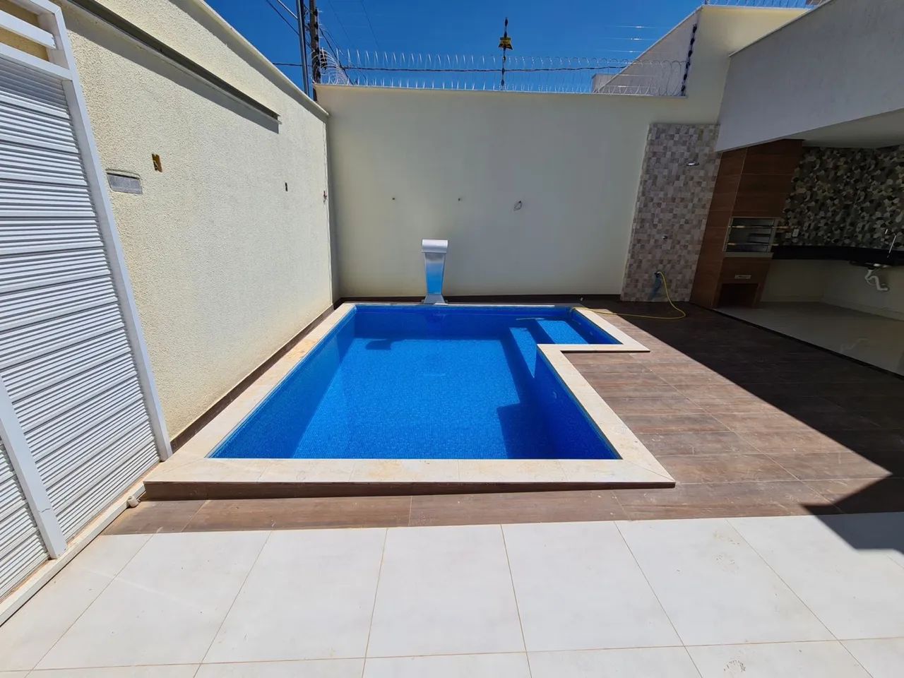 ALUGA-SE casa com piscina no Paraíso  - Foto 2