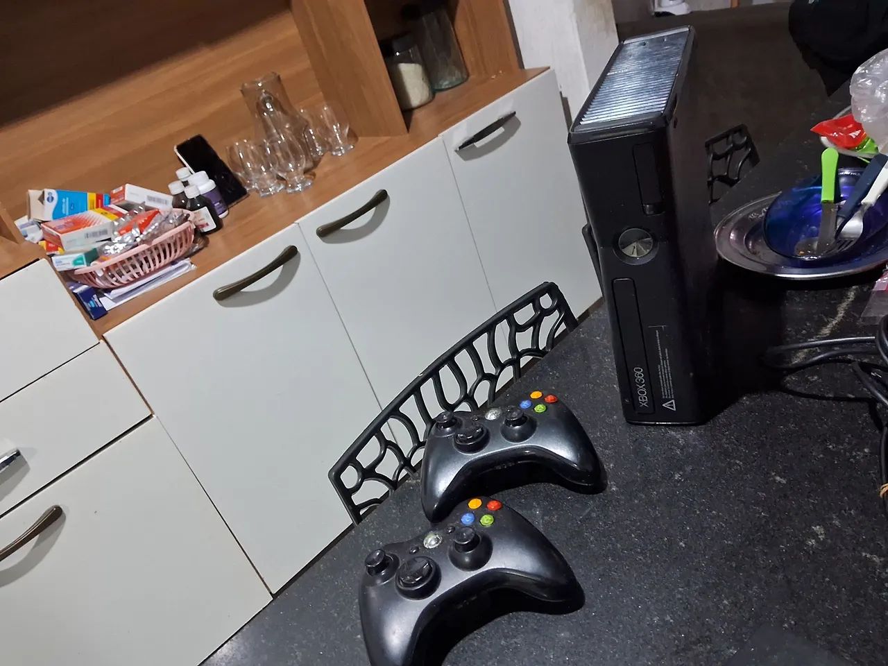 Video game ps3 e Xbox 360 com 2 controles e a bolsa