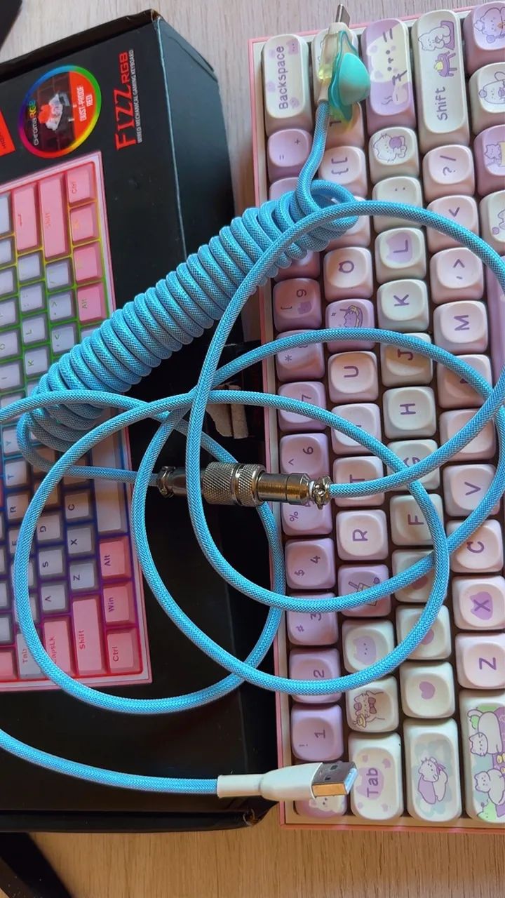 Teclado Redragon 60% RGB - Foto 2