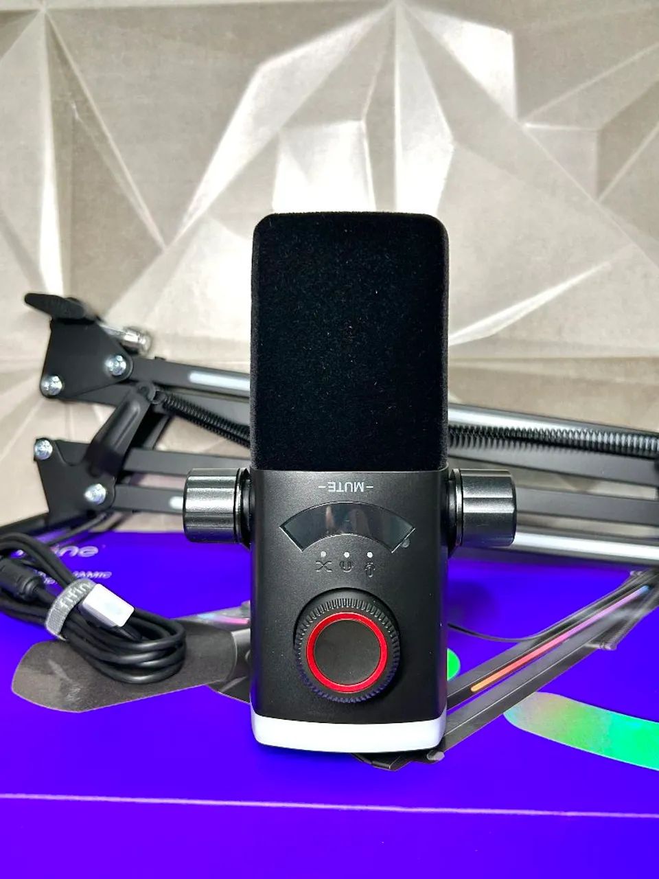 Kit de Microfone Fifine AM8 PRO com Braço Articulado - Foto 2