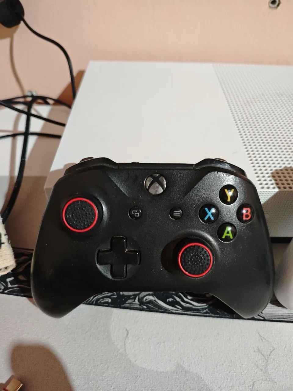Xbox One S + 2 controles  - Foto 2