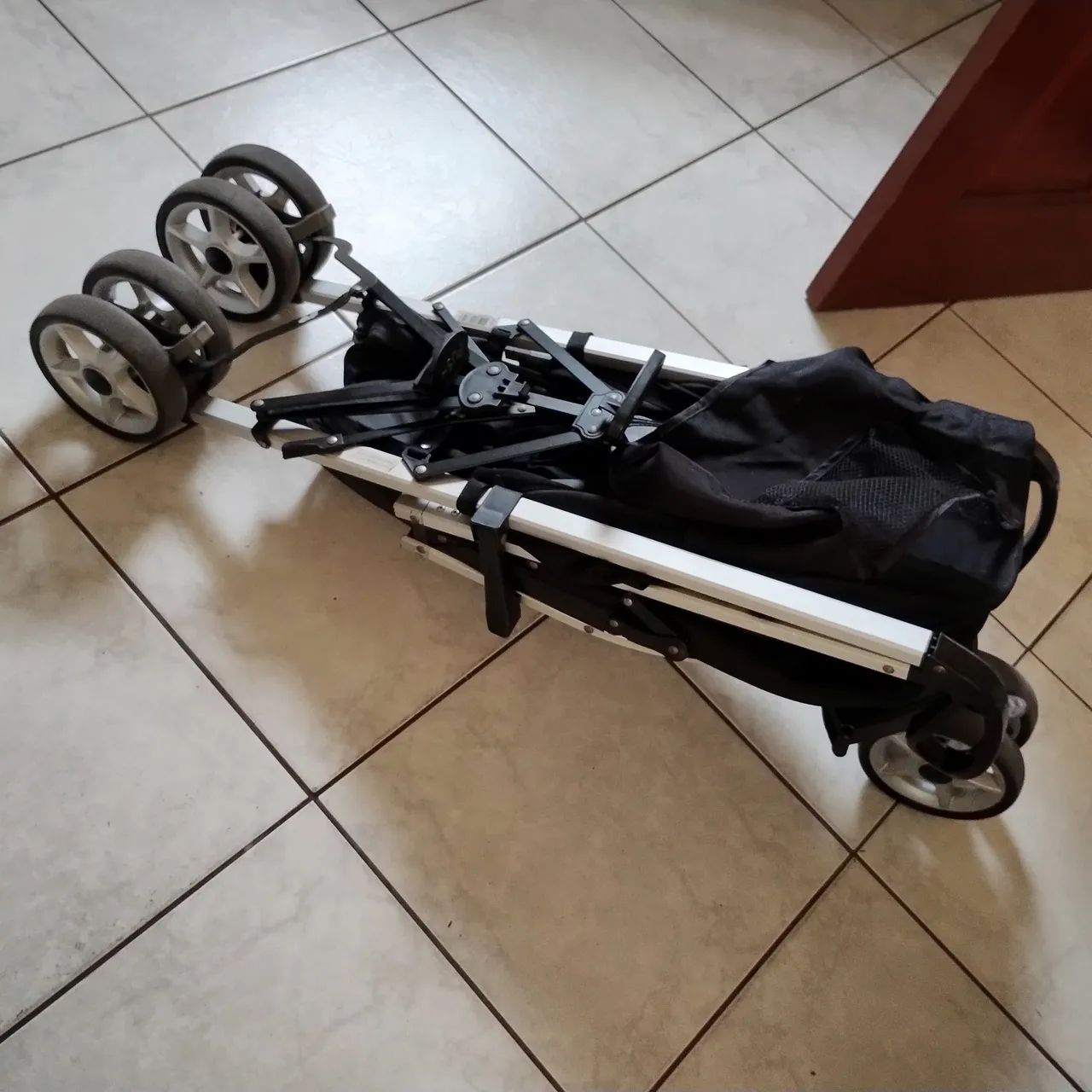 Carrinho de bebê Cosco o mais leve e durável  - Foto 4