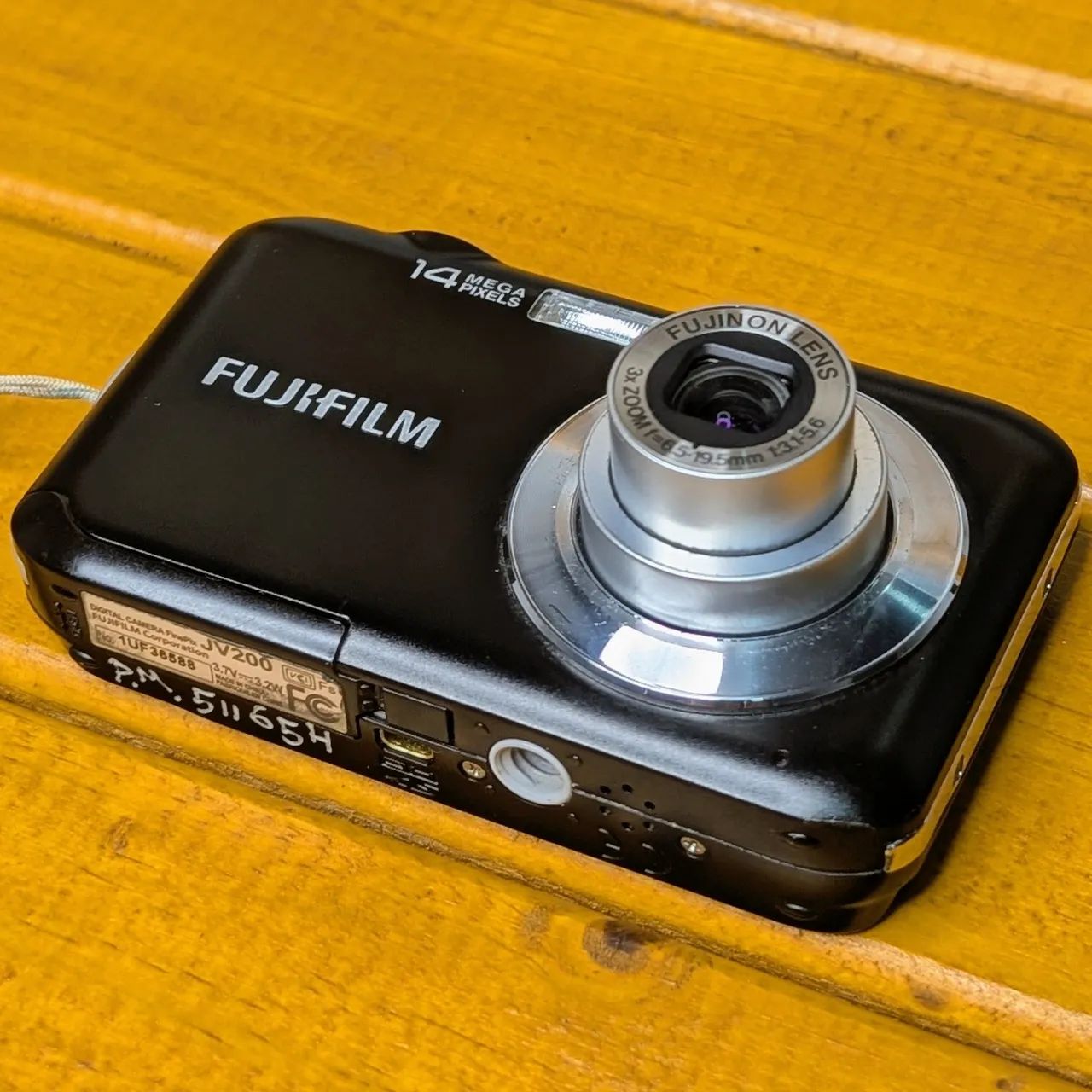 Câmera digital Fujifilm Finepix JV 14mp preta, 8gb completa 