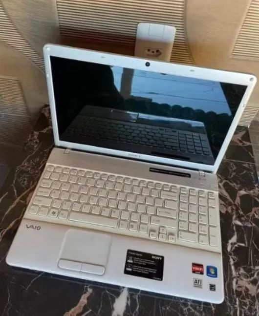 Notebook Sony Vaio tela grande 15' - Foto 2