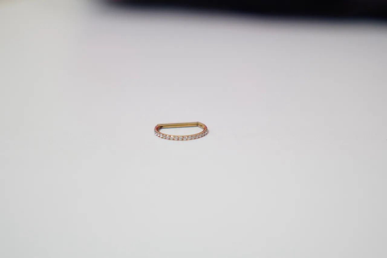 Piercings de Conch em Titânio Dourado  - Foto 3