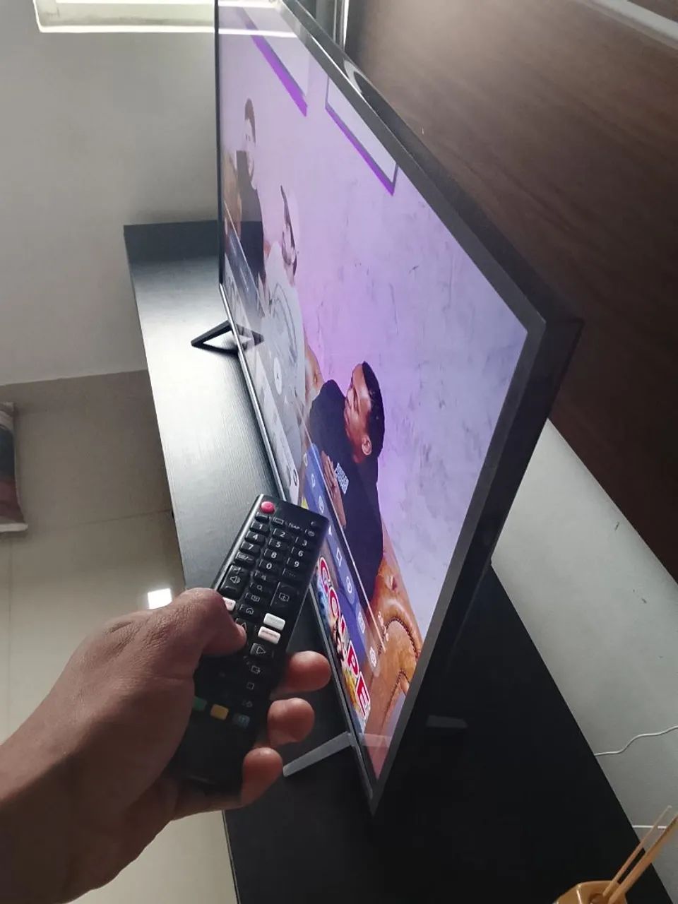 TV LG Smart 43  - Foto 2