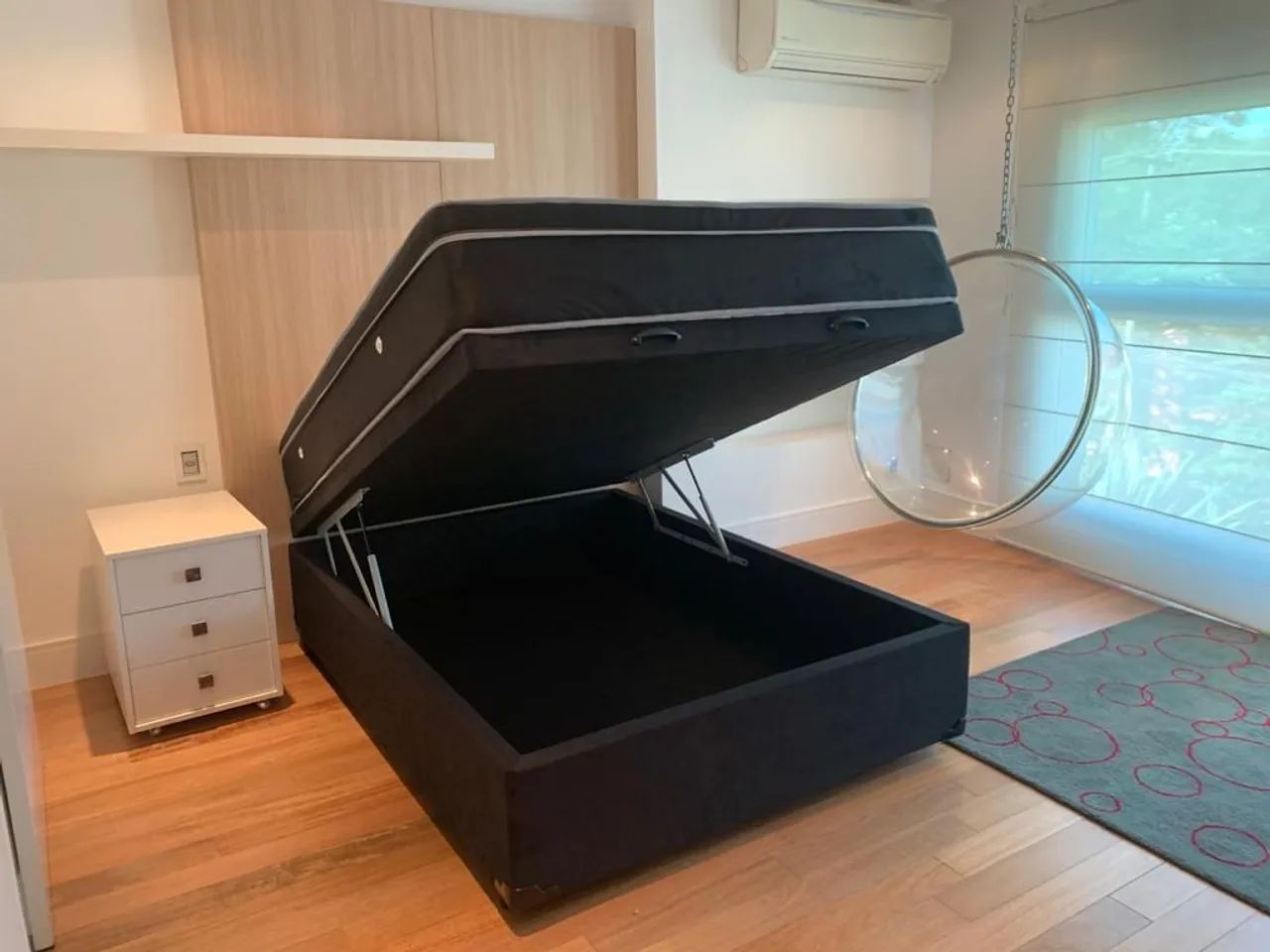 Cama.box baú Queen com colchão de molas ensacadas Med 158*198 cm