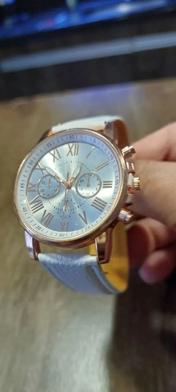 lindo relógio feminino branco e dourado. novo! - Foto 2